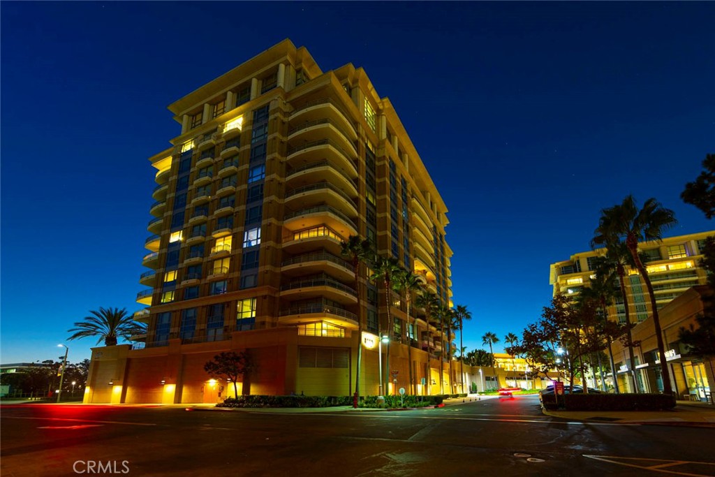 Welcome to luxury living at The Plaza Irvine. Situated on the 8th floor of the highly sought-after 8000 building, this residence showcases unobstructed city and sunset views through floor-to-ceiling windows, offering an incredible backdrop day and night. The open layout features two private bedroom suites and two full baths, freshly updated with new carpet and designer paint, creating a move-in-ready retreat.
The Plaza is known for its resort-style amenities, including a 24-hour concierge, fitness center, lap pool and spa, private cabanas, conference rooms, wine cellar, clubroom, and direct access to dining and entertainment. Conveniently located near John Wayne Airport, Fashion Island, Newport Beach, and the area’s top business centers, this home blends urban convenience with coastal sophistication.
Enjoy the rare opportunity to experience the very best of high-rise living with comfort, style, and breathtaking views.
