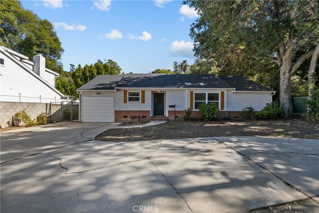 Photo of 3536 Laurel Canyon Blvd, Studio City, CA 91604 (MLS # SR25244096)
