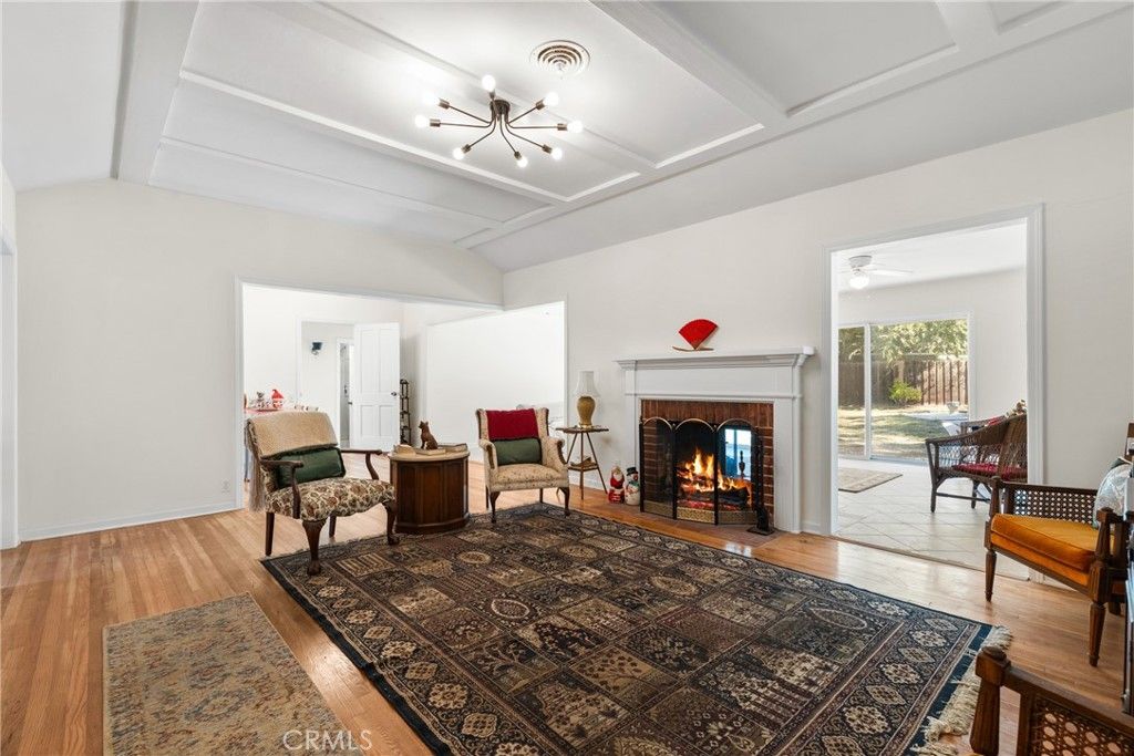 Photo of 3536 Laurel Canyon Blvd, Studio City, CA 91604 (MLS # SR25244096)