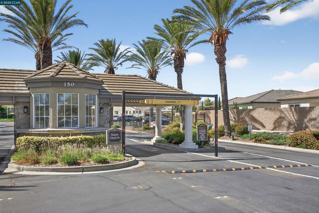 SOMMERSET - Residential Lease