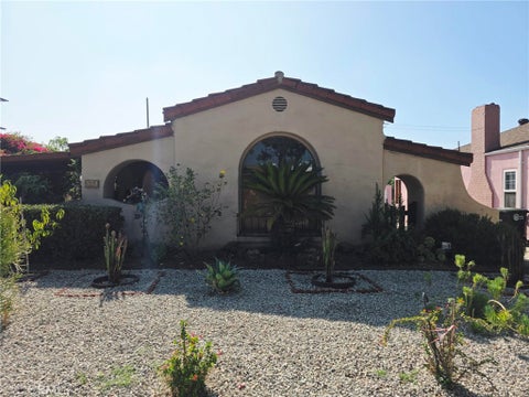 Photo of 554 Hawthorne St, Glendale, CA 91204 (MLS # SR26189211)