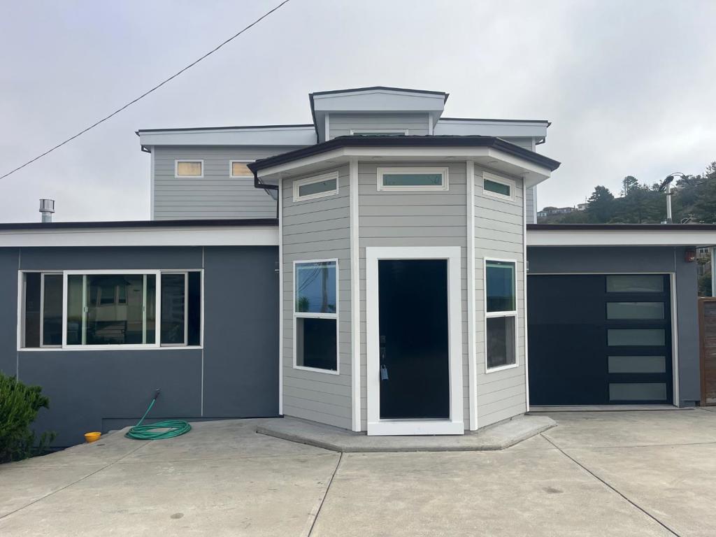 487 Manor Drive