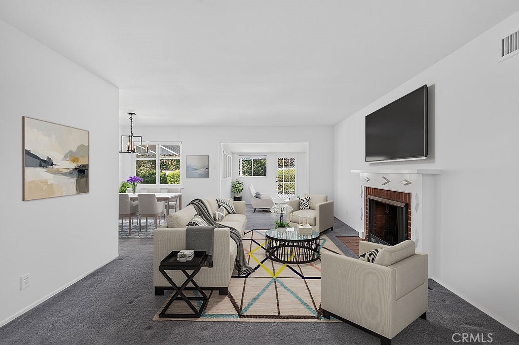 2471 Oakland Drive