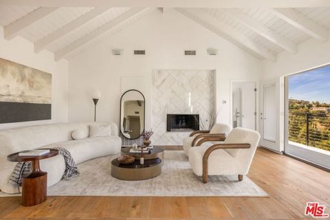 Photo of 3701 Multiview Drive, Los Angeles, CA 90068 (MLS # 26726575)