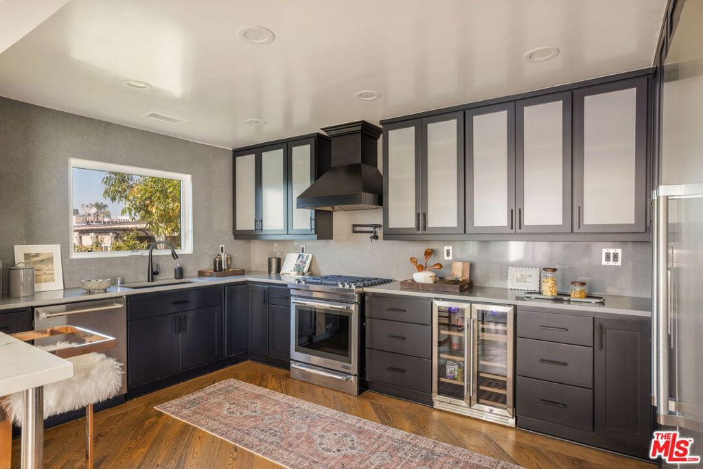 3701 Multiview Drive