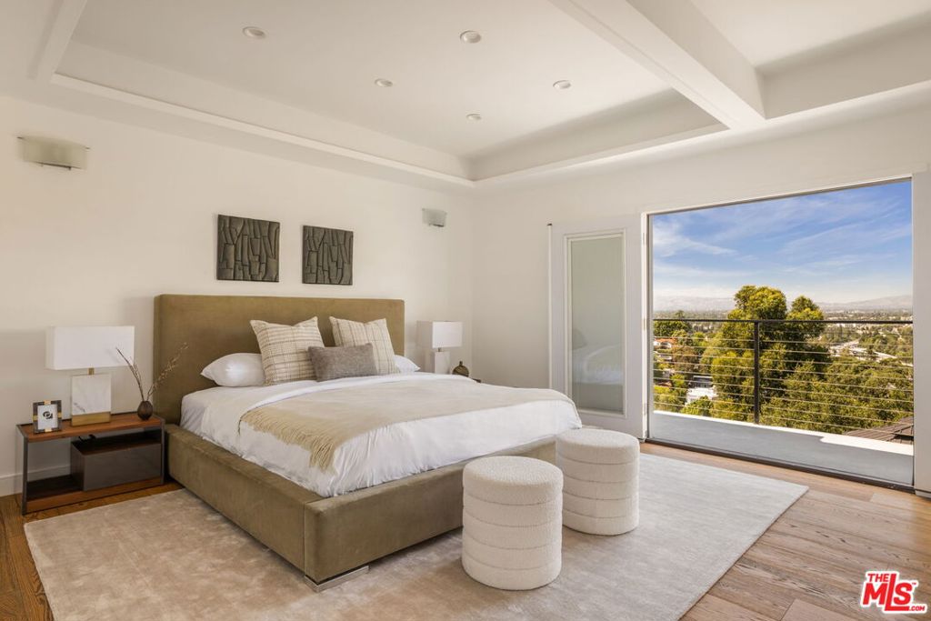 3701 Multiview Drive