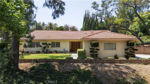 Photo of 19600 Kingsbury Street, Chatsworth, CA 91311 (MLS # SR26124973)