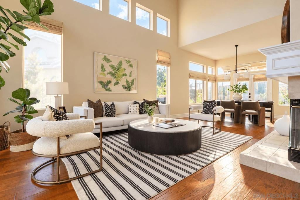 Properties 2 225 Borrego Ct