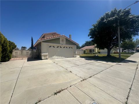 Photo of 37806 Sulphur Springs Rd, Palmdale, CA 93552 (MLS # SR26085530)