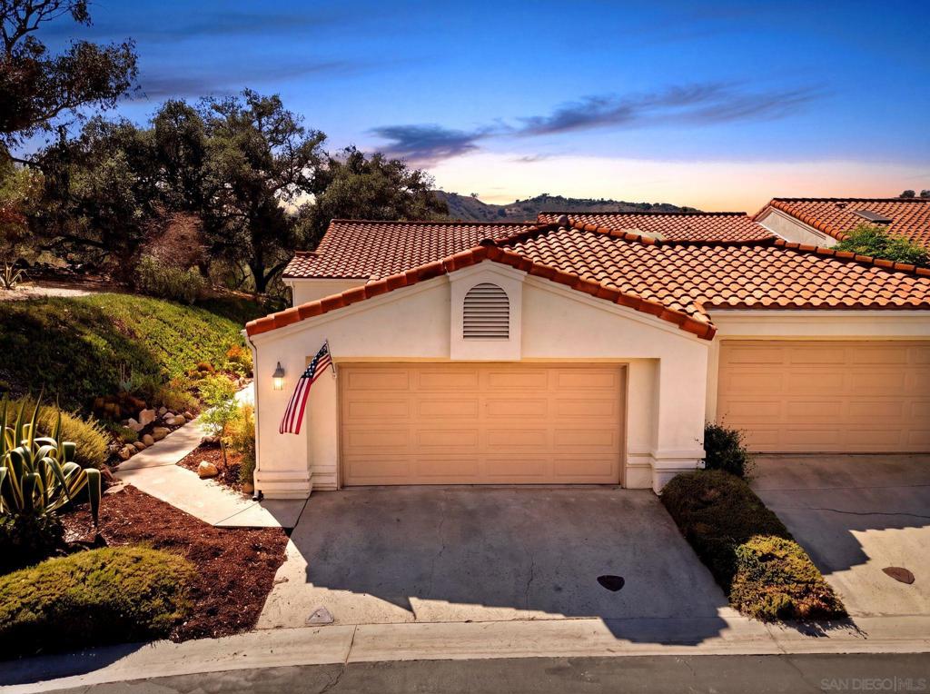 8981 Circle R View