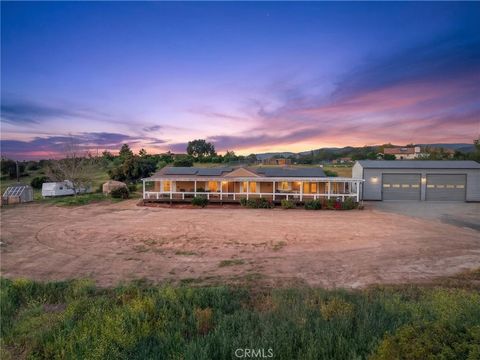 Photo of 26746 Calle De Encinas, Valley Center, CA 92082 (MLS # SW26060035)