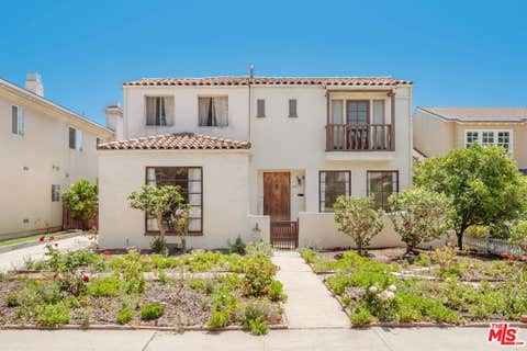 Photo of 10614 Cushdon Avenue, Los Angeles, CA 90064 (MLS # 26867581)