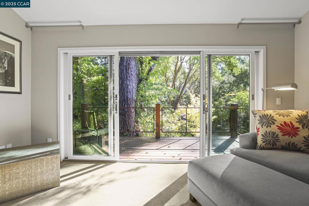 SOUTH WALNUT CR - Residential