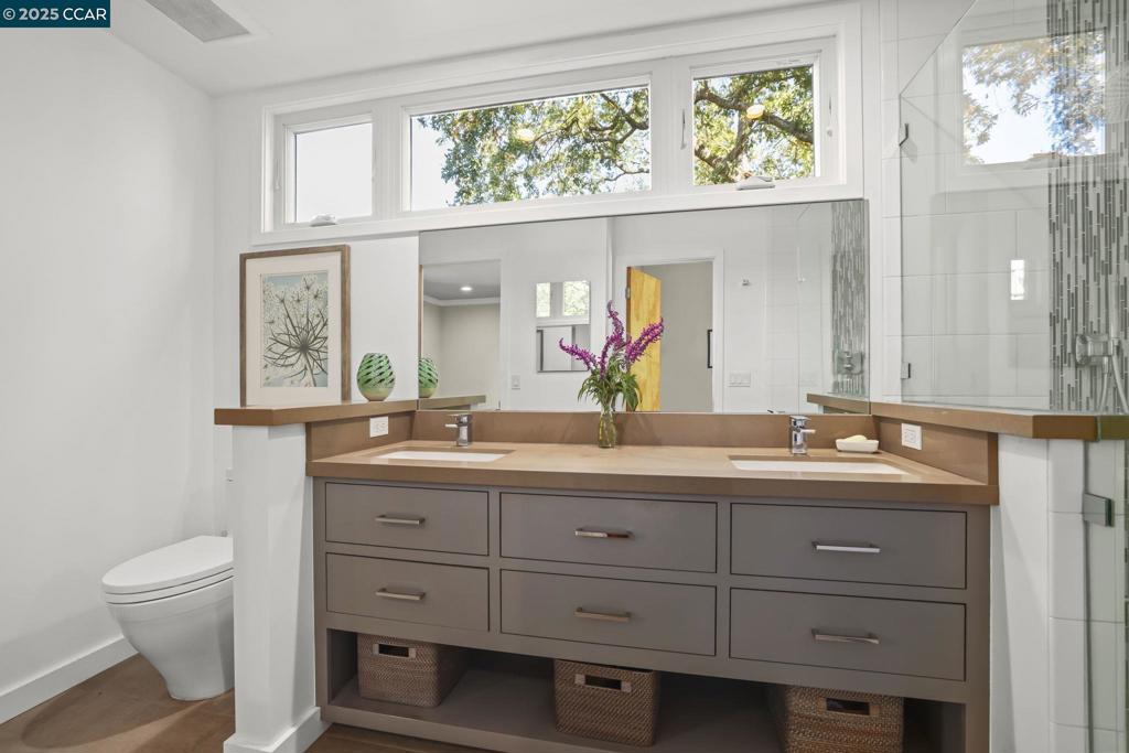 SOUTH WALNUT CR - Residential