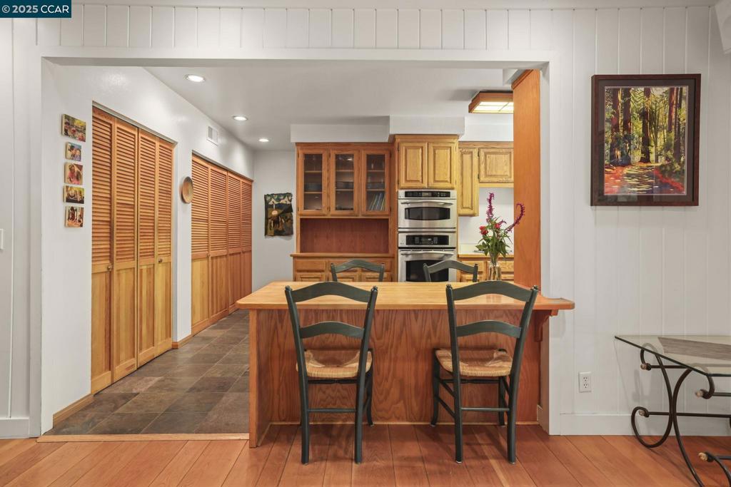 SOUTH WALNUT CR - Residential