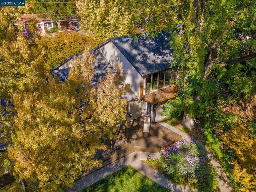 SOUTH WALNUT CR - Residential