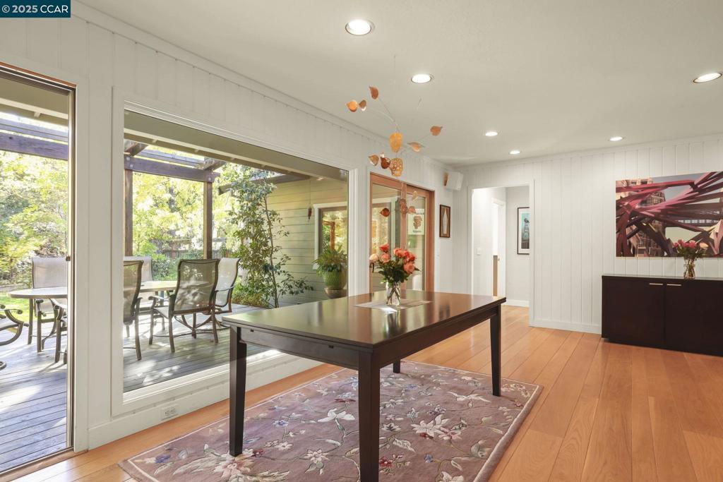 SOUTH WALNUT CR - Residential