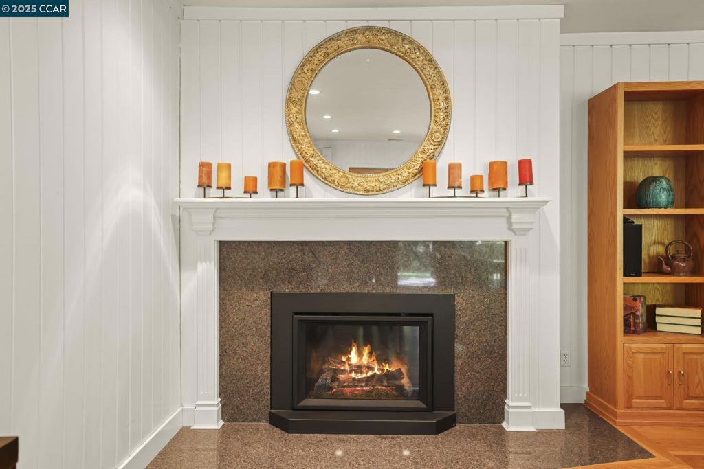 SOUTH WALNUT CR - Residential