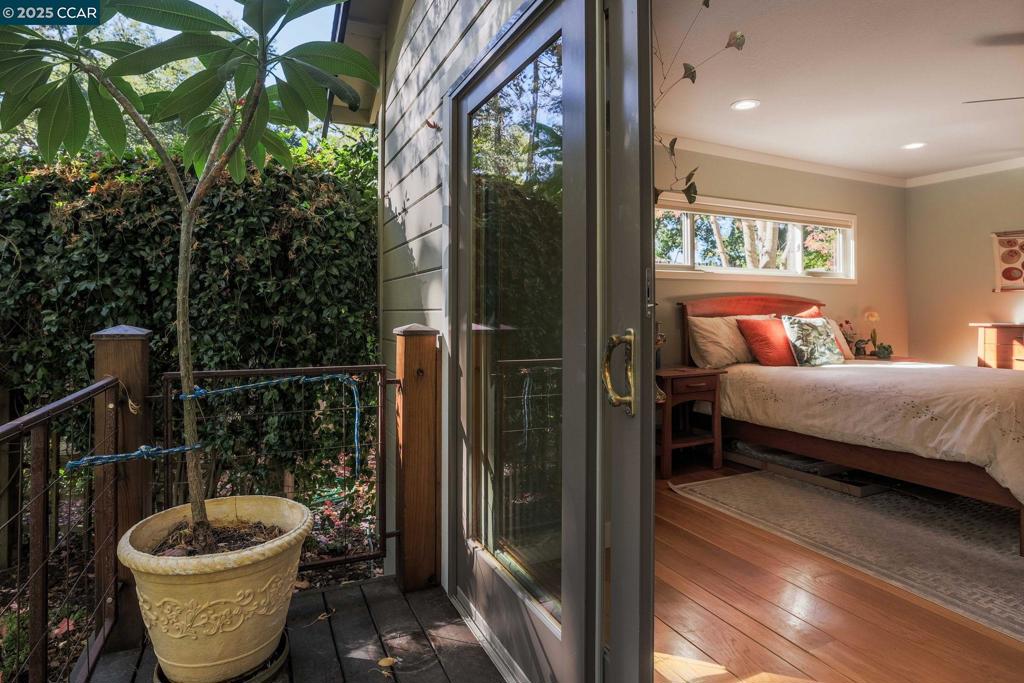 SOUTH WALNUT CR - Residential