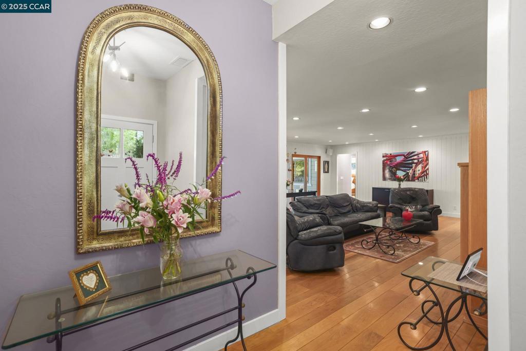 SOUTH WALNUT CR - Residential