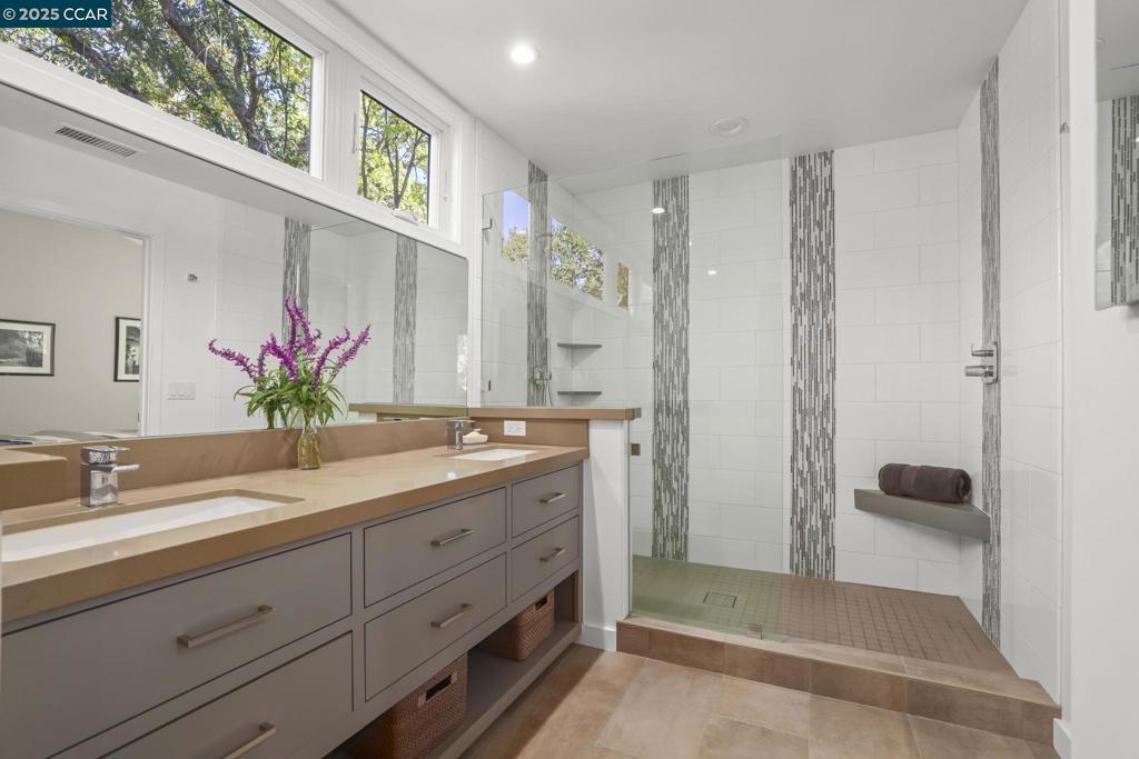 SOUTH WALNUT CR - Residential