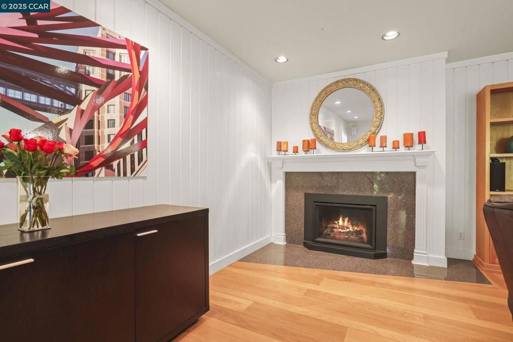 SOUTH WALNUT CR - Residential