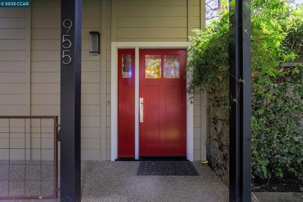 SOUTH WALNUT CR - Residential