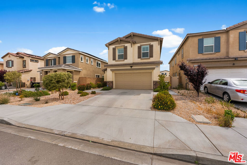 13041 Echo Valley Street