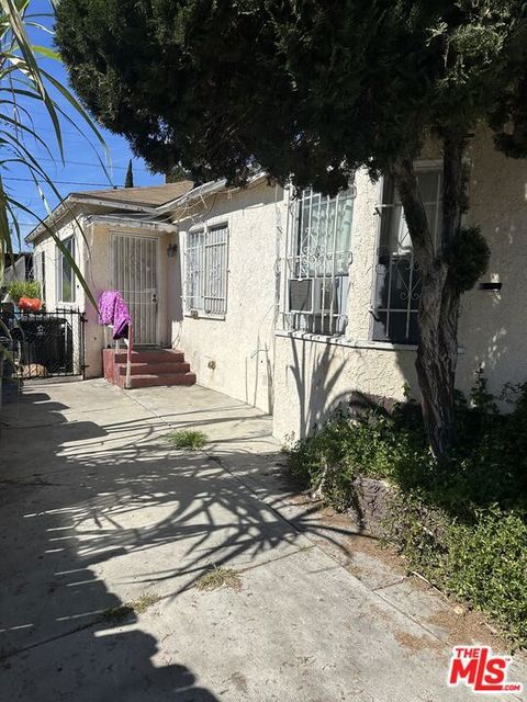 Photo of 8611 Elm Street, Los Angeles, CA 90002 (MLS # 26657909)