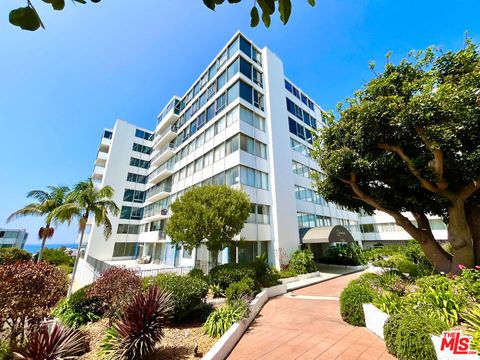 Photo of 17350 W Sunset Boulevard #602, Pacific Palisades, CA 90272 (MLS # 26654219)