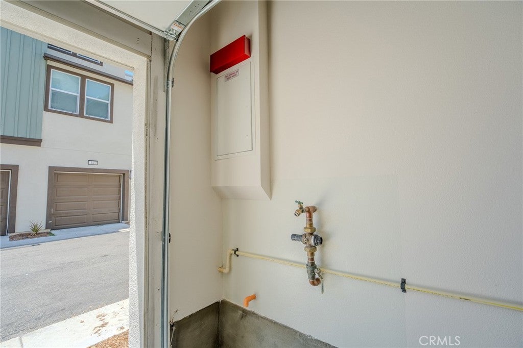 107 Allusion, Irvine CA 92618 - Photo 45