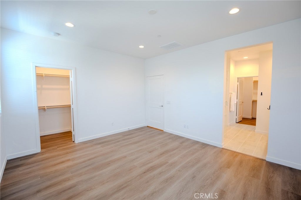 107 Allusion, Irvine CA 92618 - Photo 34