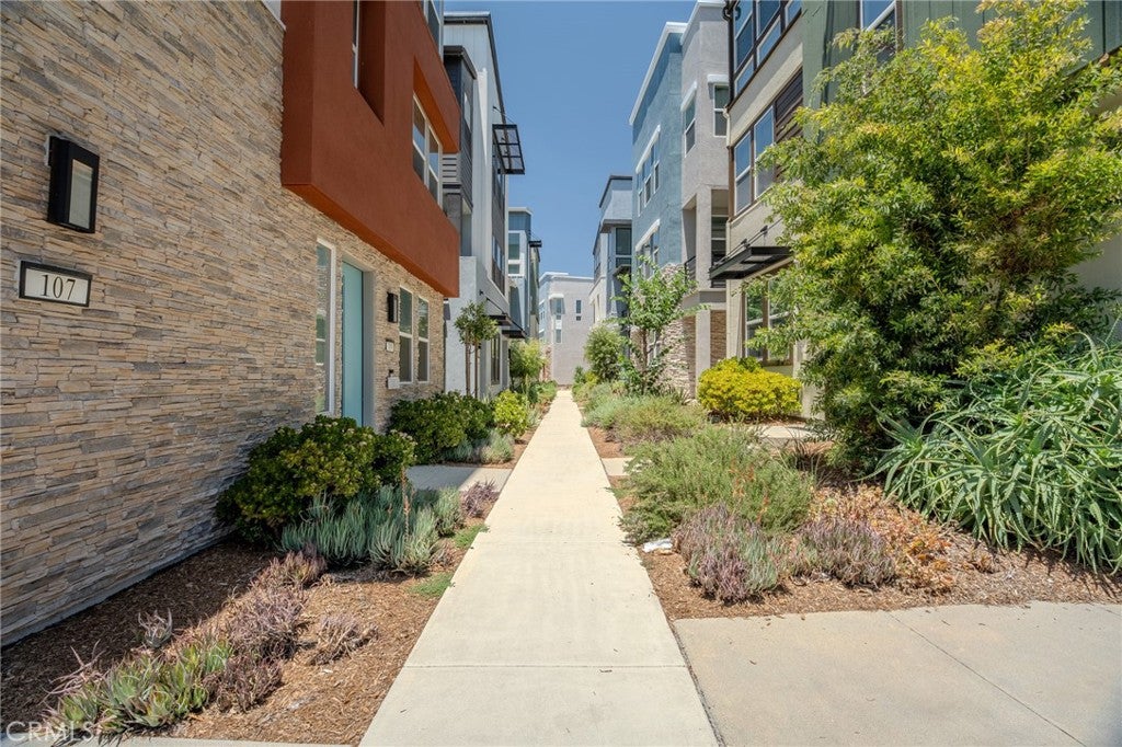 107 Allusion, Irvine CA 92618 - Photo 51
