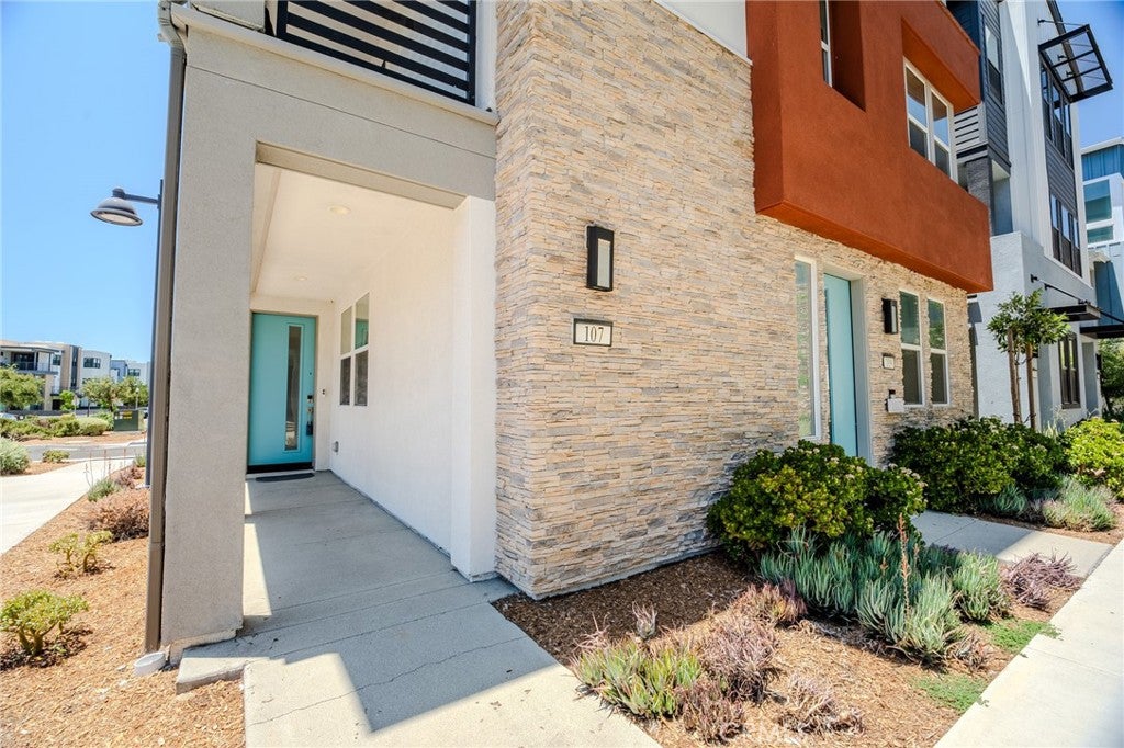 107 Allusion, Irvine CA 92618 - Photo 50