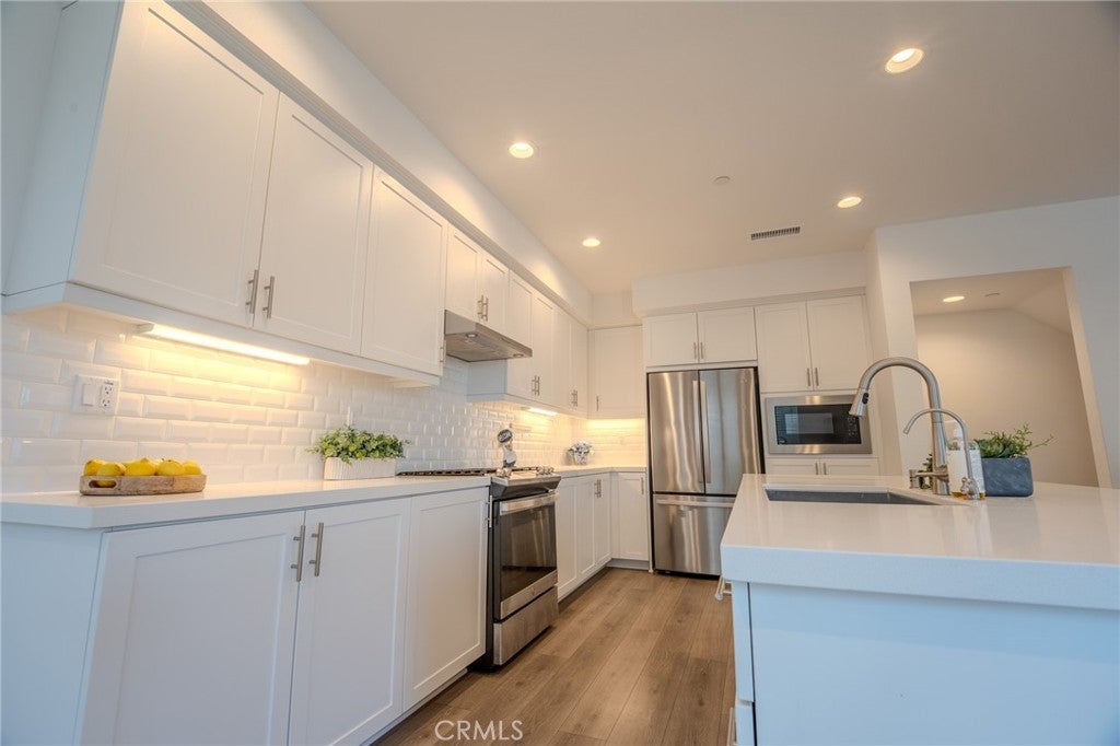 107 Allusion, Irvine CA 92618 - Photo 11