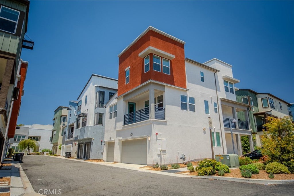 107 Allusion, Irvine CA 92618 - Photo 52