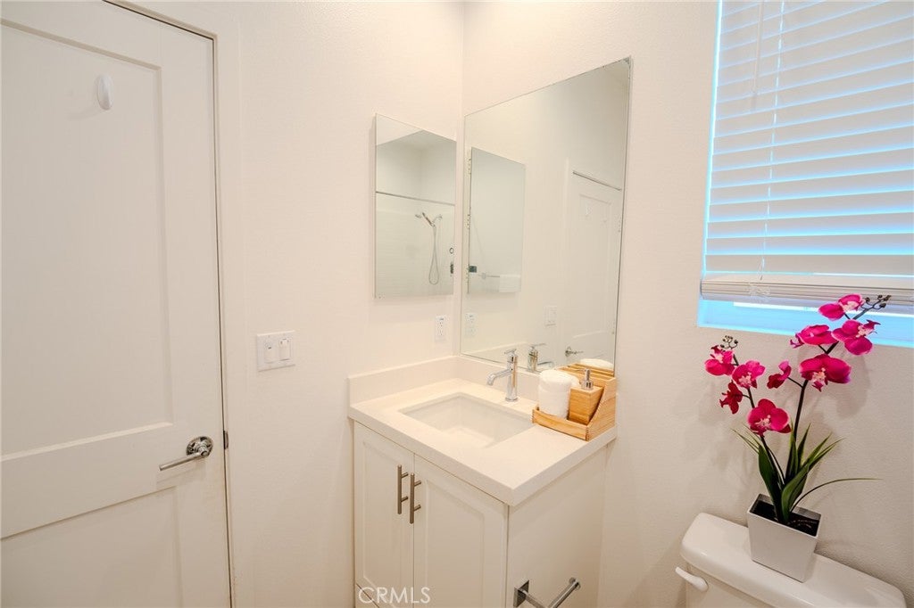 107 Allusion, Irvine CA 92618 - Photo 31
