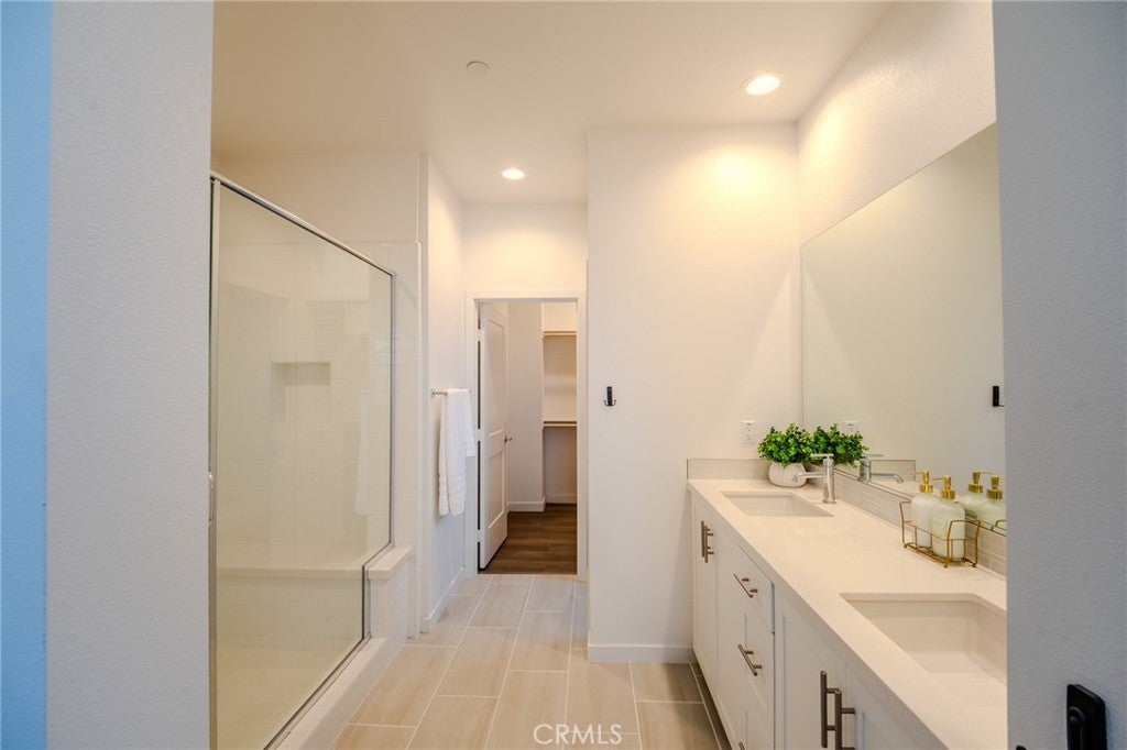 107 Allusion, Irvine CA 92618 - Photo 36