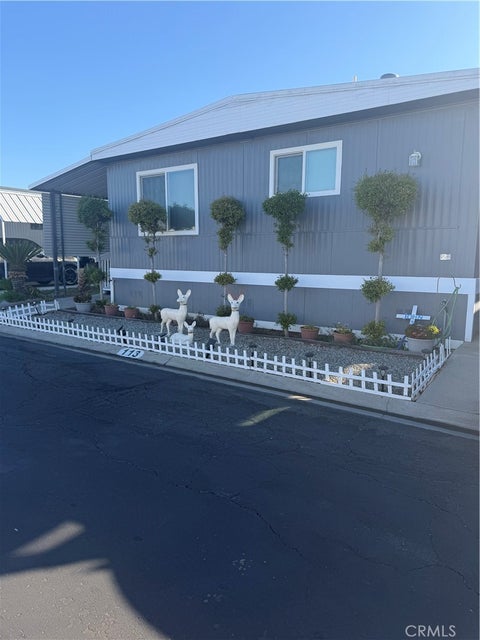 Photo of 9391 California Ave AVE #113, Riverside, CA 92503 (MLS # IG26233257)