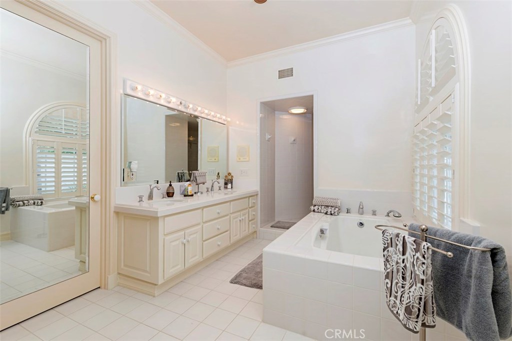 Ritz Cove (RC) - Residential Lease