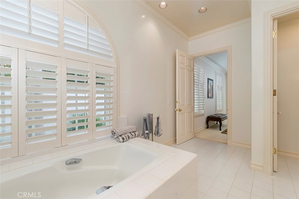 Ritz Cove (RC) - Residential Lease