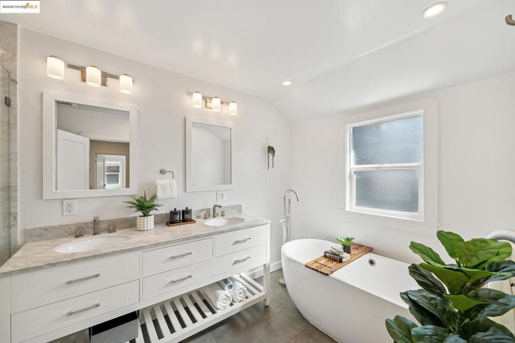 ELMWOOD - Residential Income
