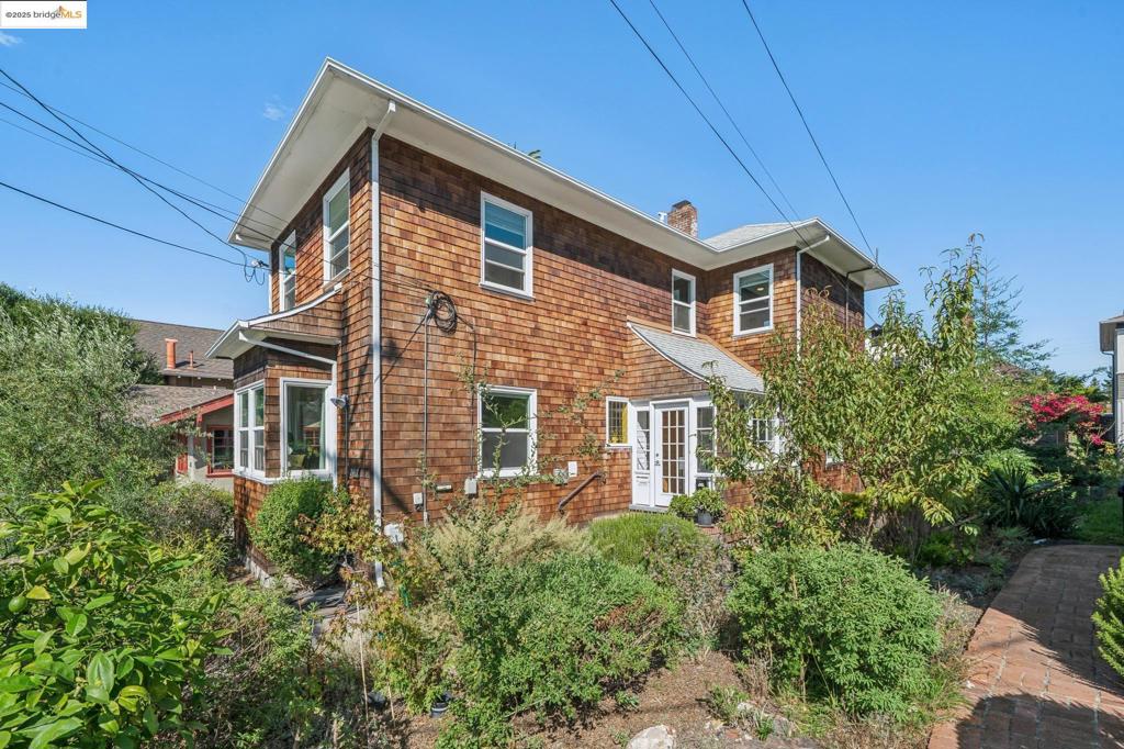 ELMWOOD - Residential Income