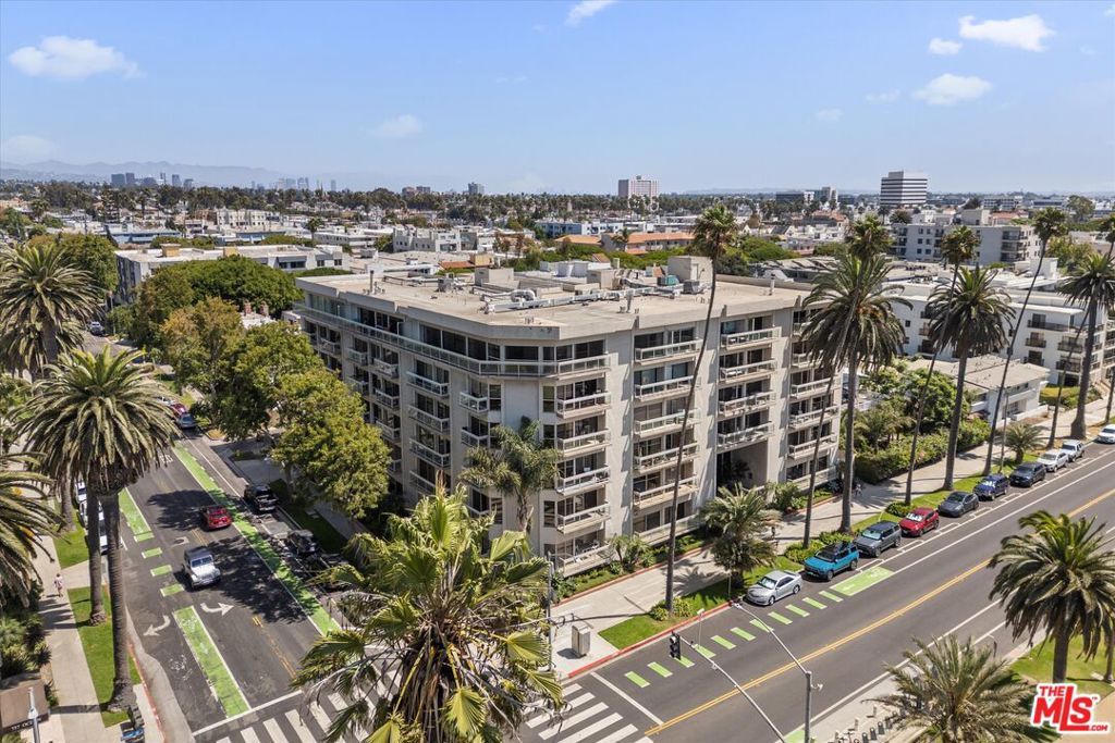 Photo of 801 Ocean Avenue #305, Santa Monica, CA 90403 (MLS # 25578447)