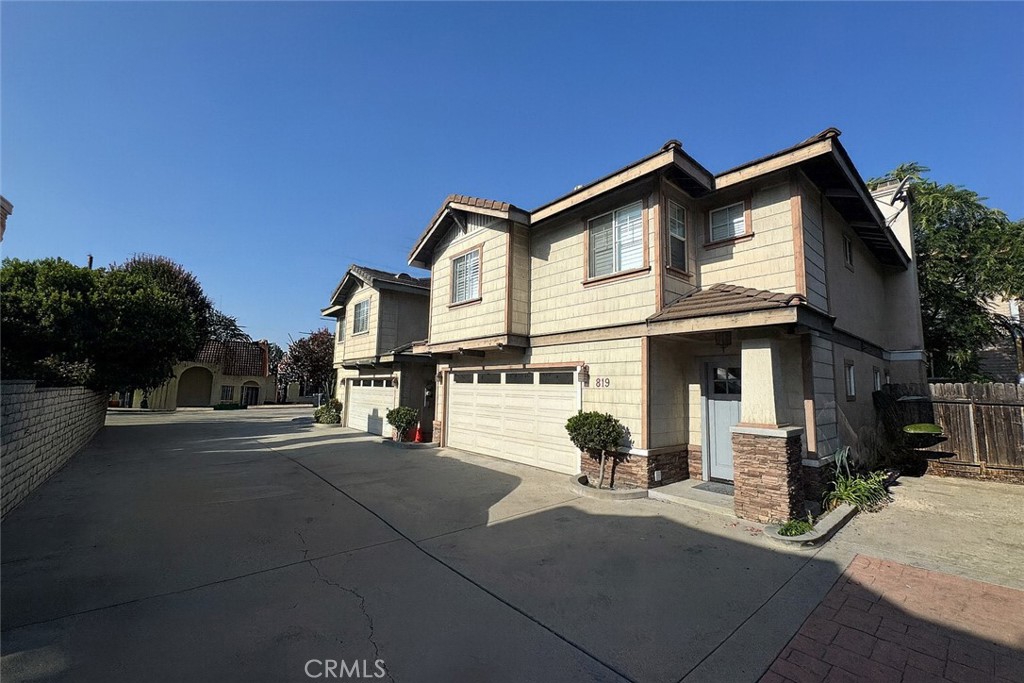 Nested right next to the highly desirable Arcadia neighborhood. Built in 2003. This 4-Bedroom, 2.5 Bath home
boasts a bright and spacious open floor plan with an upgraded kitchen and bathroom, fresh
paint, and stylish SPC flooring. The inviting living room features a cozy fireplace. Remodeled
master bathroom with double sinks vanity plus stunning and elegantly combined functional
shower. Upgraded bright Shutters are throughout the home enhancing privacy and bringing a
peaceful environment. . The Water Heater was replaced less than 2 years.
This home is situated in a small, well-maintained complex of just four units with low HOA dues.
Offering a perfect blend of comfort and accessibility - Supermarkets, Banks, Schools, Medical
Facilities and Freeways. This is your dream home to start a new chapter in life.