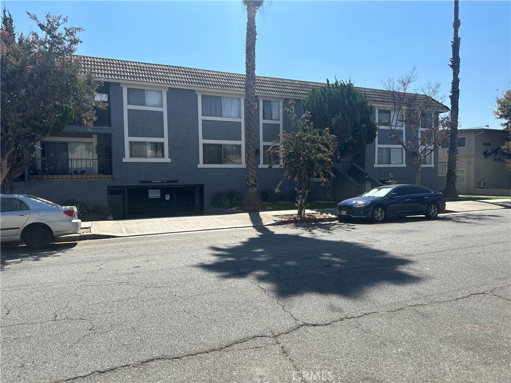 Beautiful 2-Bedroom, 2-Bath Condo in Prime Burbank Location! Don’t miss this centrally located condo offering comfort, convenience, and great amenities. Featuring an open layout with laminate flooring throughout, this home includes two bedrooms, two separate bathrooms — one with a full shower and one with a bathtub — and ceiling fans for added comfort.Enjoy the security and ease of two underground assigned parking spaces in a gated garage with remote access. The building provides excellent amenities, including a recreation center with kitchen access, a gym, two laundry rooms, and convenient elevator access.Water and trash are included in the rent. Tenant is responsible for gas, electricity, and internet.Perfectly situated in Burbank, close to shopping, dining, and entertainment!