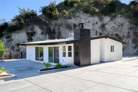 9741 Oak Bend Tujunga CA 91042