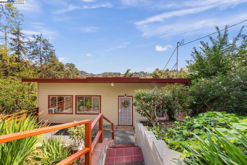 MONTCLAIR - Residential