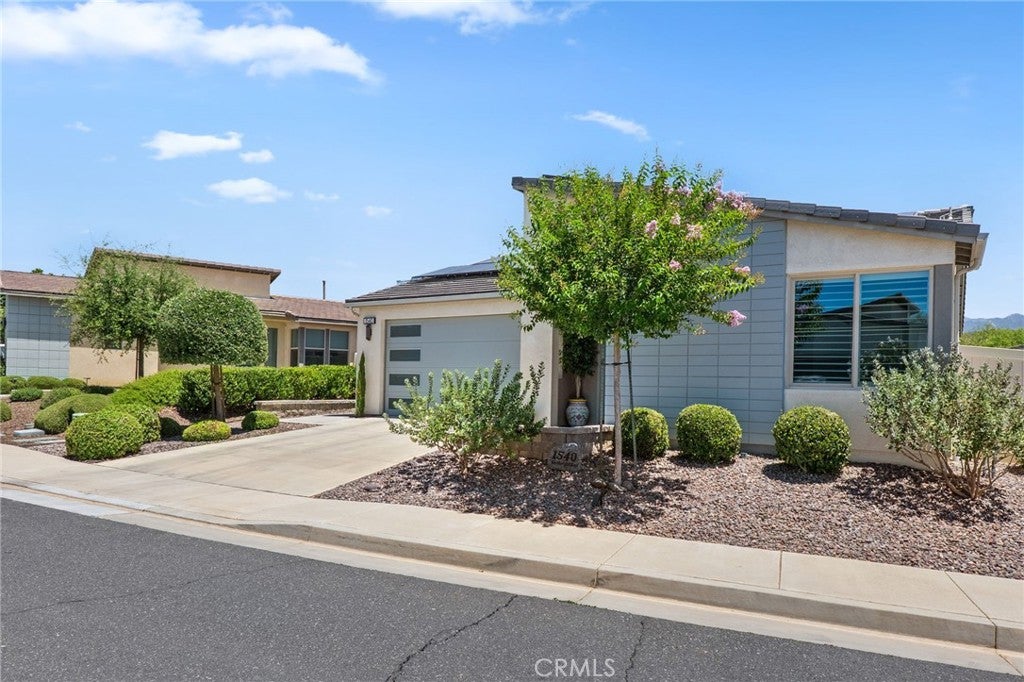 1540 Glenbright