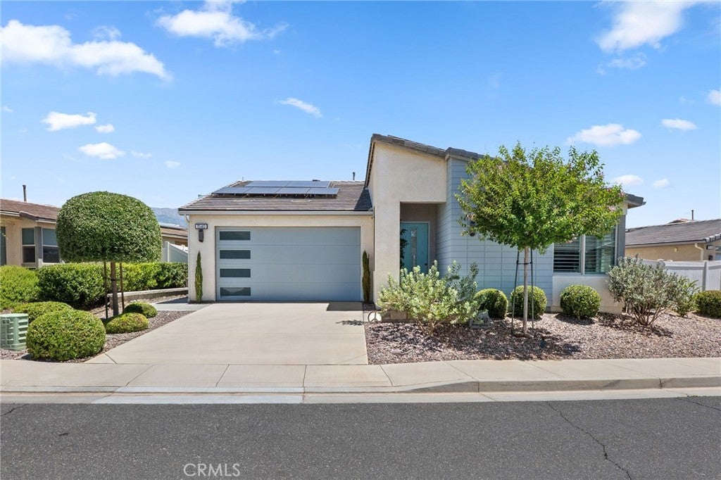 1540 Glenbright